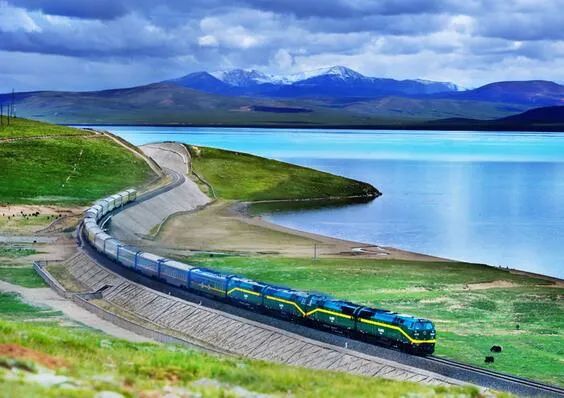 畅游诗意远方:多样旅游专列为您开启美妙之旅